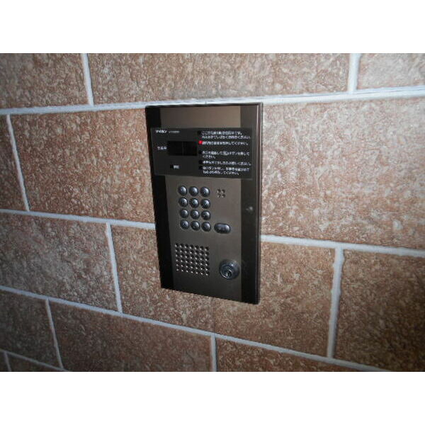 13/25 エントランス