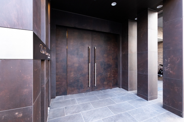 5/5 エントランス