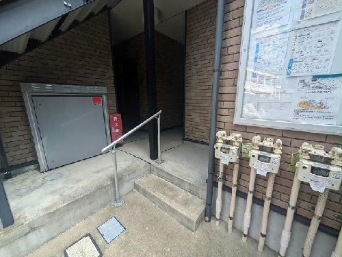 2/2 エントランス