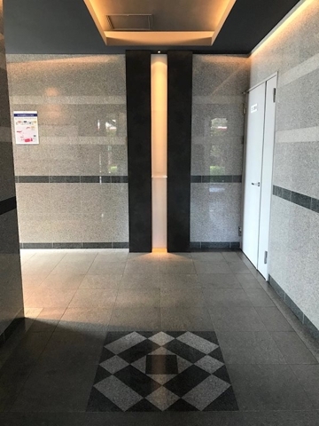 14/15 エントランス