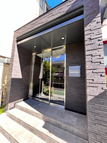 13/14 エントランス