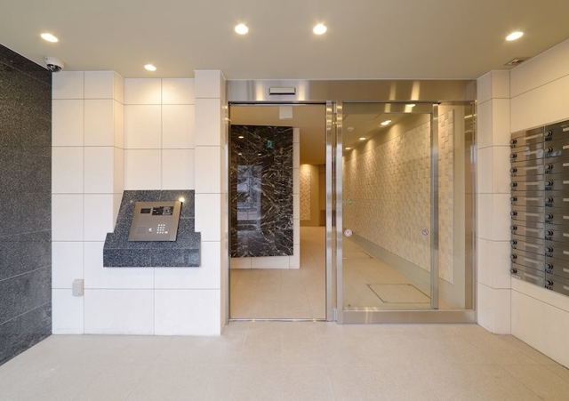 16/18 エントランス