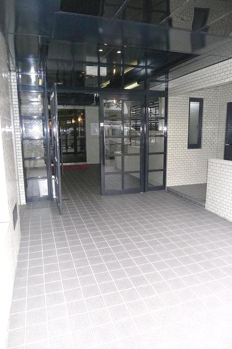 13/13 エントランス