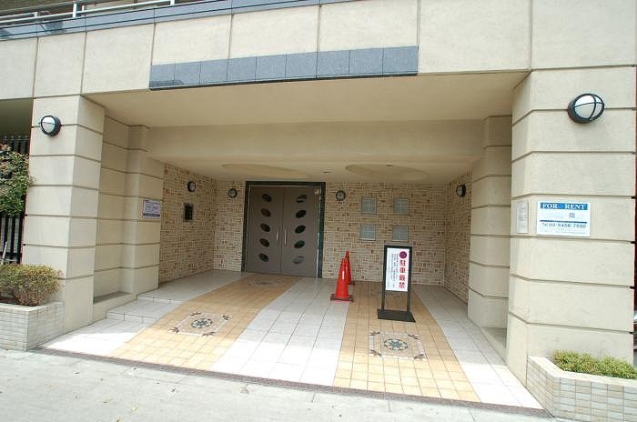 2/5 エントランス