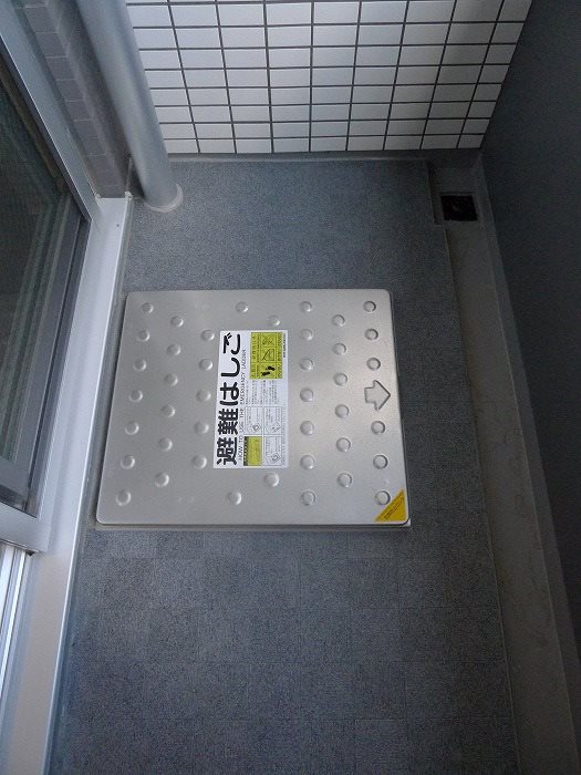 13/23 バルコニー