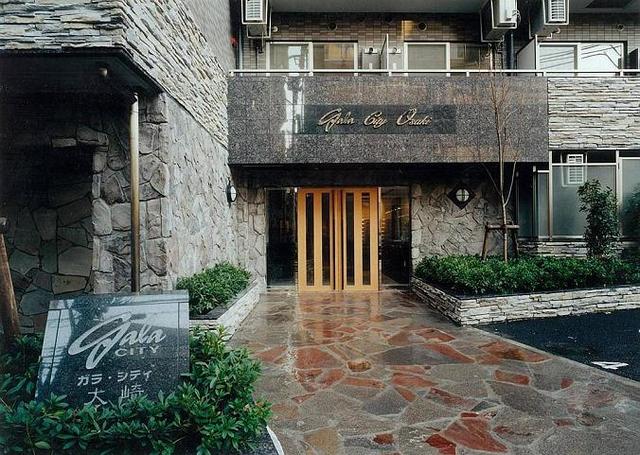 23/30 エントランス