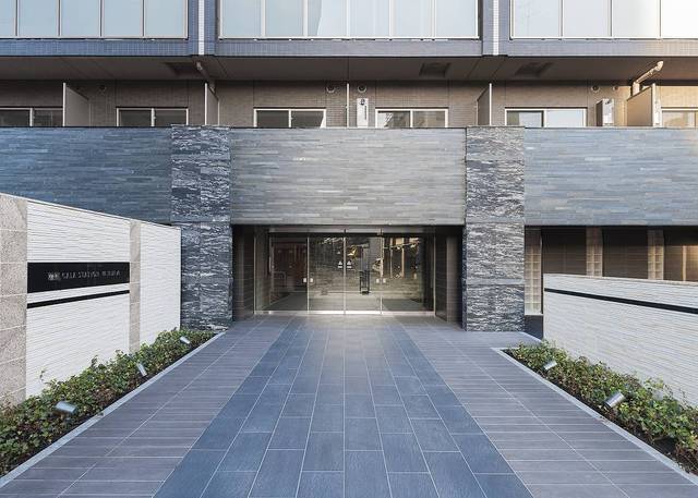 28/30 エントランス