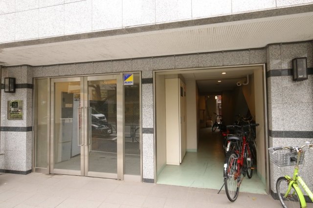 16/26 エントランス