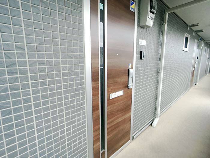 18/25 エントランス