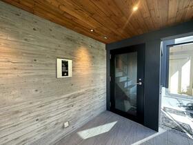 16/16 エントランス