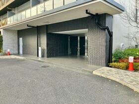 17/17 エントランス