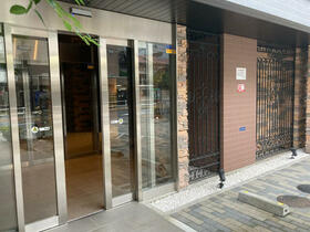 17/17 エントランス