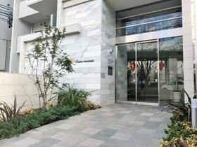 16/16 エントランス