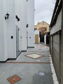 16/16 エントランス