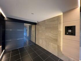 13/13 エントランス