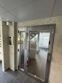 2/2 エントランス