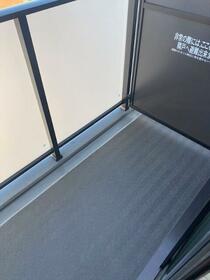 13/18 バルコニー