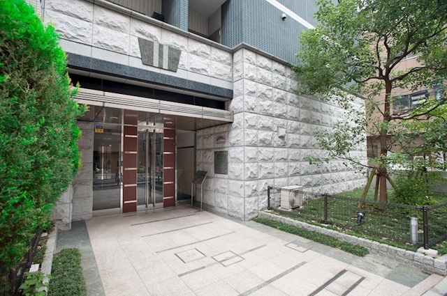 17/19 エントランス