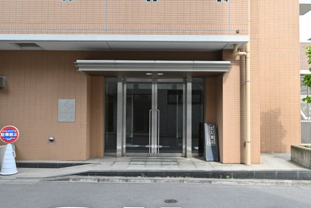 22/30 エントランス