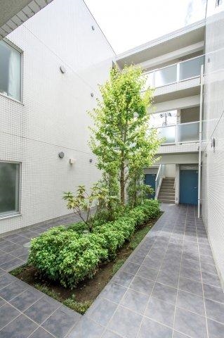 2/3 エントランス