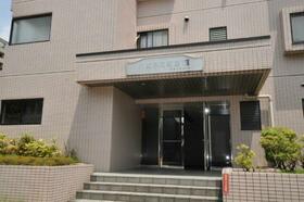 16/16 エントランス