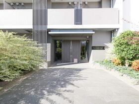 5/5 エントランス