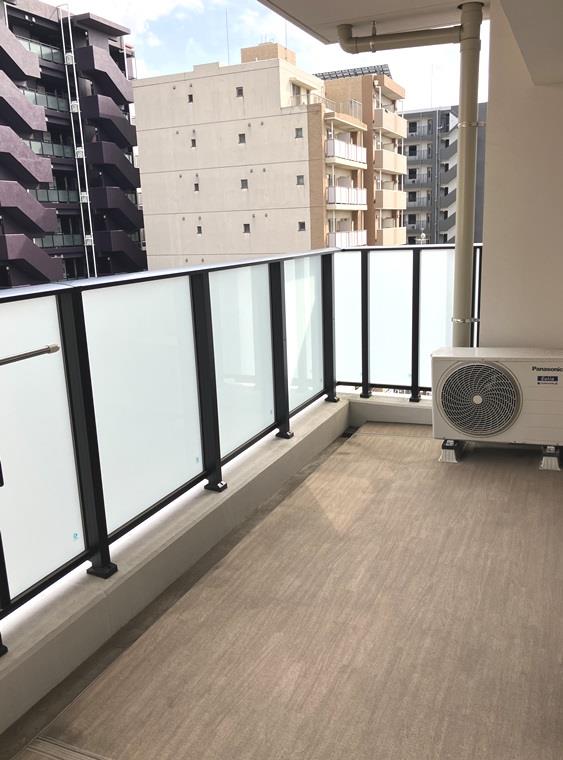 13/18 バルコニー