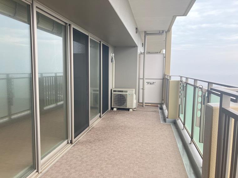 13/18 バルコニー