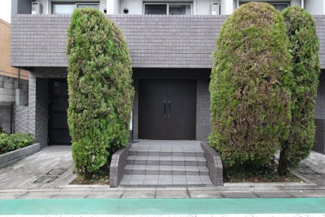 24/26 エントランス