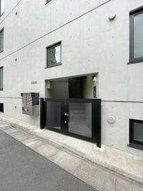 2/2 エントランス