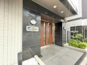 16/16 エントランス