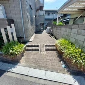 13/13 エントランス