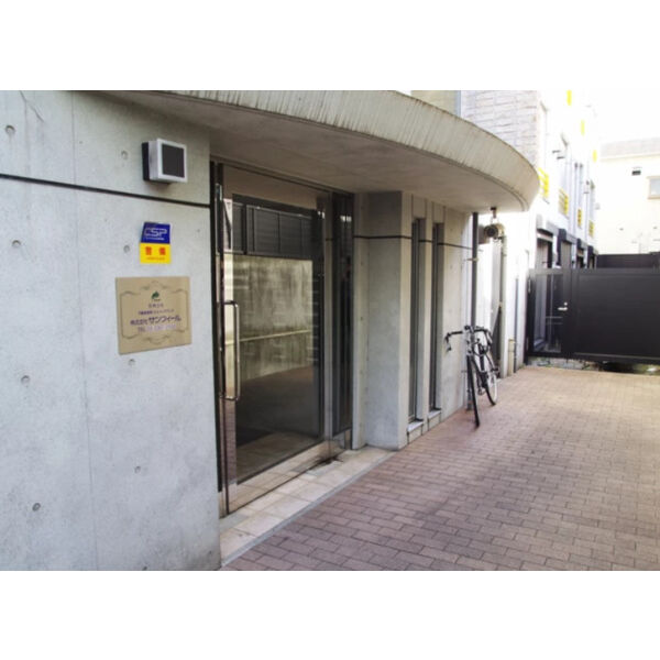 14/18 エントランス