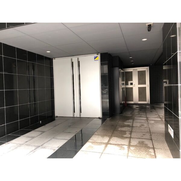 13/16 エントランス