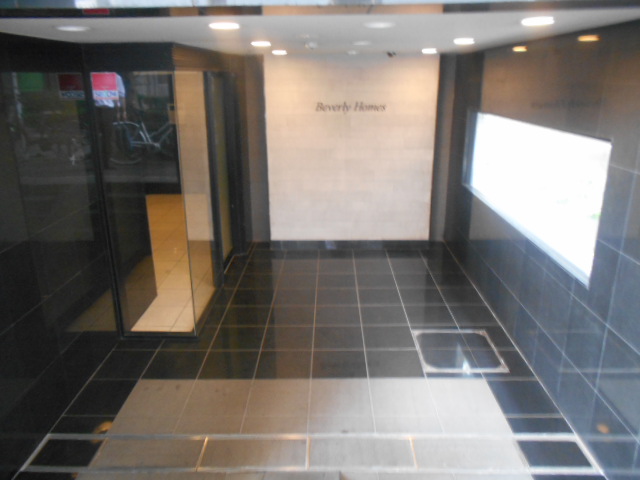 22/30 エントランス