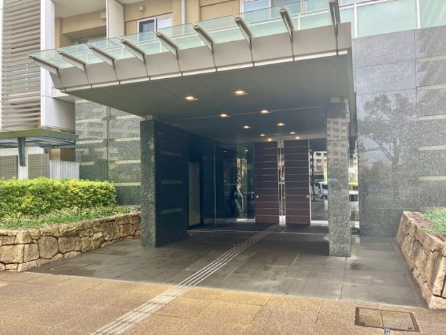 18/18 エントランス