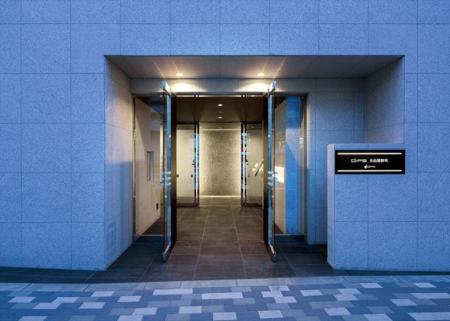 27/29 エントランス