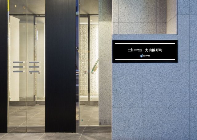 28/29 エントランス