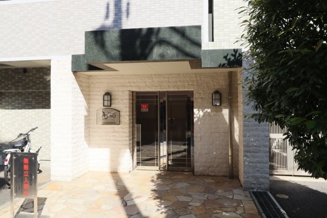 16/21 エントランス