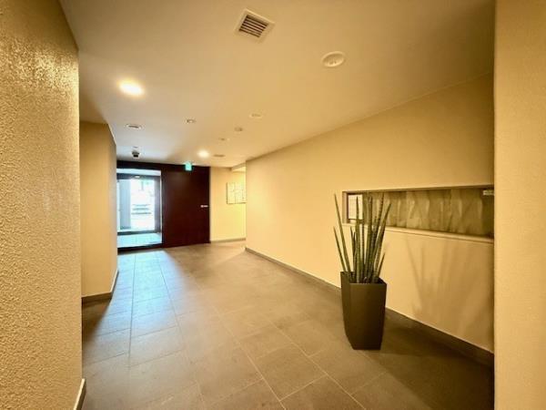 26/30 エントランス