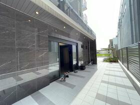 15/16 エントランス