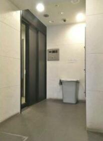 17/17 エントランス