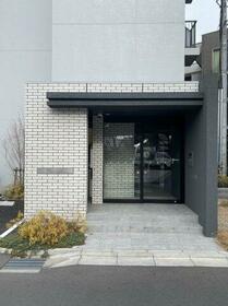 13/13 エントランス