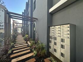 15/15 エントランス