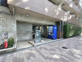 13/13 エントランス