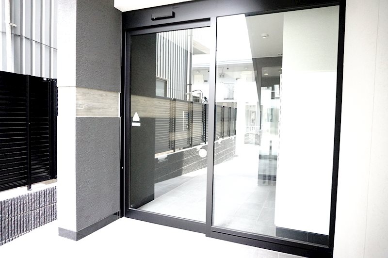 15/15 エントランス