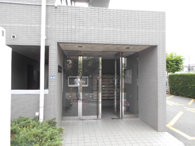 21/30 エントランス