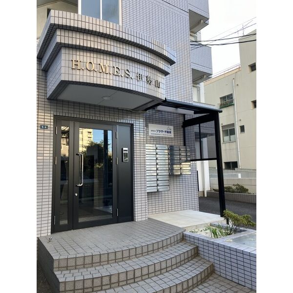 16/17 エントランス