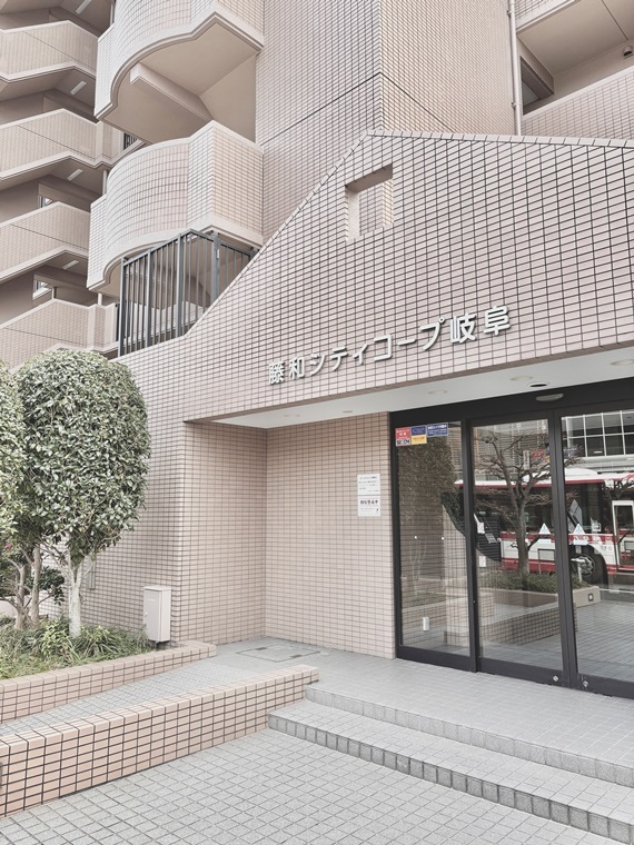 13/14 エントランス