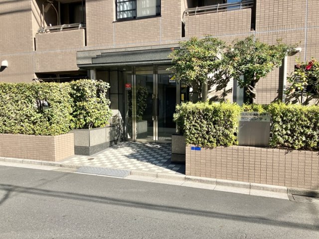 17/17 エントランス